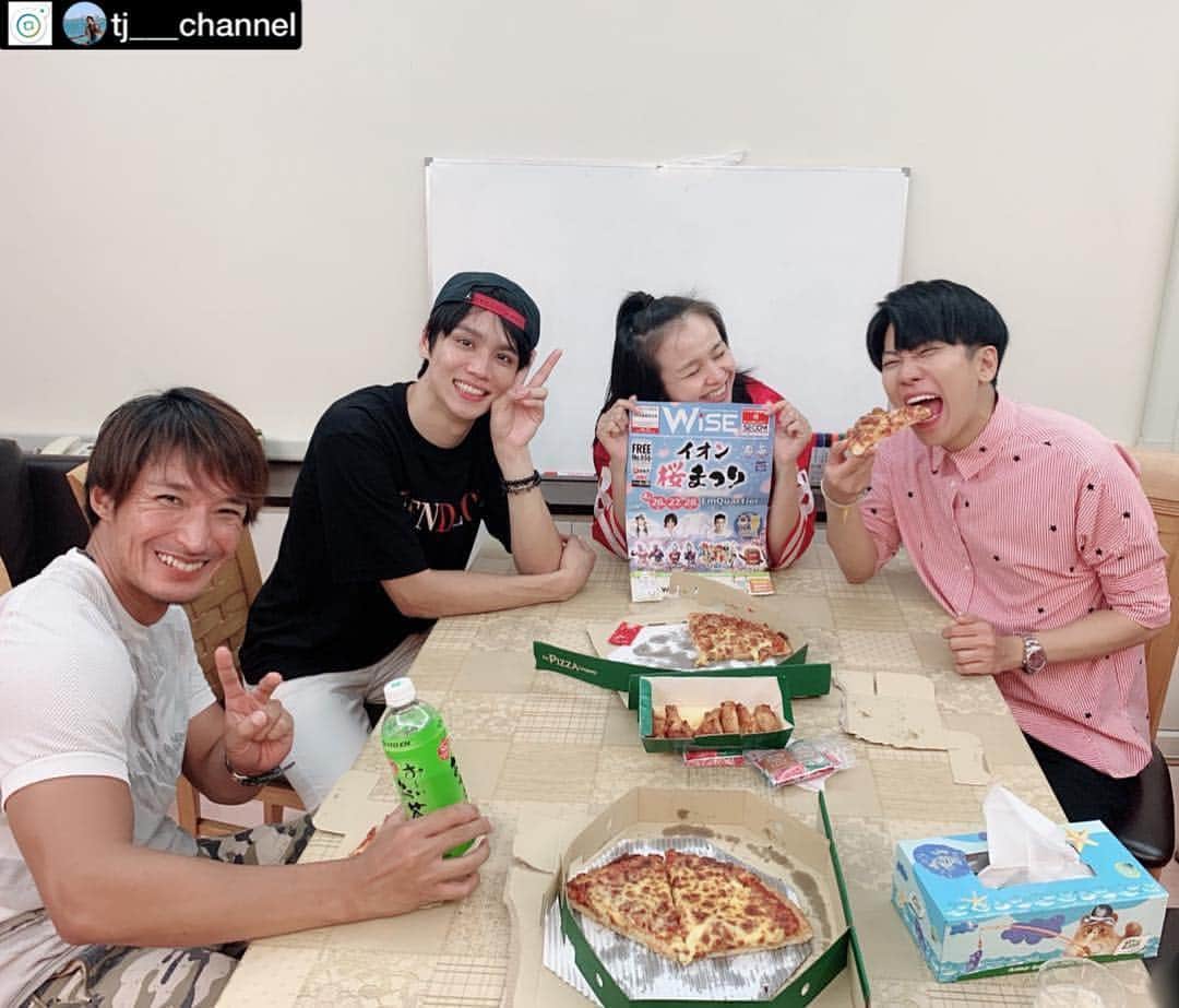misoNosukeさんのインスタグラム写真 - (misoNosukeInstagram)「. . misonoの後に、TJさんも出演するとの事で 桜まつり、よりいっそう楽しみになりました（笑） 自分も、そのコーナー参加したかったなぁ… っていうか、タイでもピザ！？ . @yukilakila @ryotamoisture @katjung_yepimkat31 @sakuramatsuribk . . ↓ . #repost by @tj___channel . . 桜祭り参加メンバー！ 4月28日(日曜)は皆んな バンコクのエムクオーティエに集合！ TJは大食い大会に出場しちゃうよ、やばいよ！ . #タイ #バンコク #wise #tjチャンネル #tjchannel #youtuber #misono #thailand #bangkok #pizza #ピザ #美味しい #ご馳走さまでした」4月27日 0時15分 - misono_koda_official