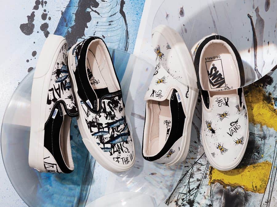 vansさんのインスタグラム写真 - (vansInstagram)「Ralph Steadman's artwork will be reflected on Vans canvases across footwear, apparel and skate decks, united for a significant cause. The @VansVault x Ralph Steadman collection arrives tomorrow. Learn more at vans.com/vault」4月27日 0時19分 - vans