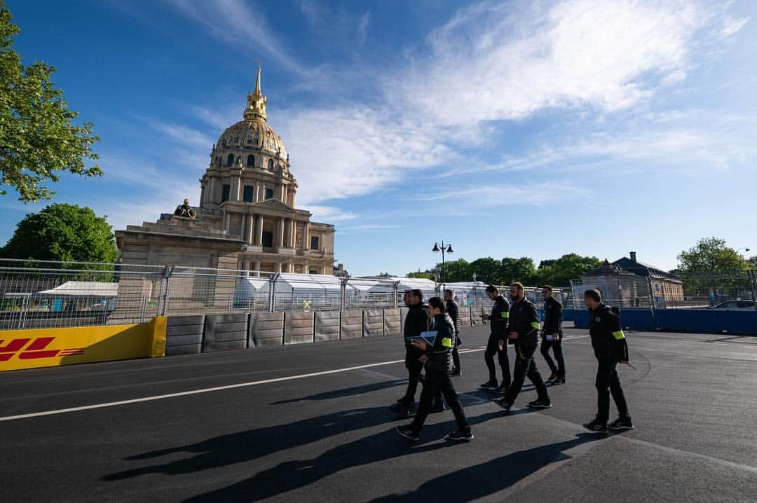 セバスチャン・ブエミさんのインスタグラム写真 - (セバスチャン・ブエミInstagram)「#ParisEPrix Busy days here in France.  Real things starting tomorrow ⚡️ ------- 🔗 Help me to get some extra power by voting on the #FanBoost link in my bio or tweet with #FanBoost & #SebastienBuemi」4月27日 0時19分 - sebastien_buemi