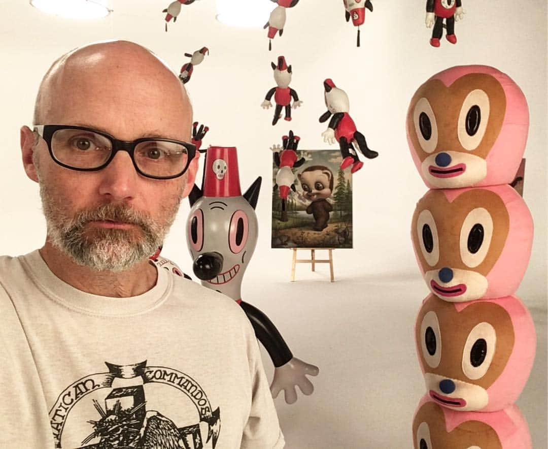 モービーさんのインスタグラム写真 - (モービーInstagram)「I woke up in a world I’ll never understand. @garybaseman」4月27日 0時24分 - moby