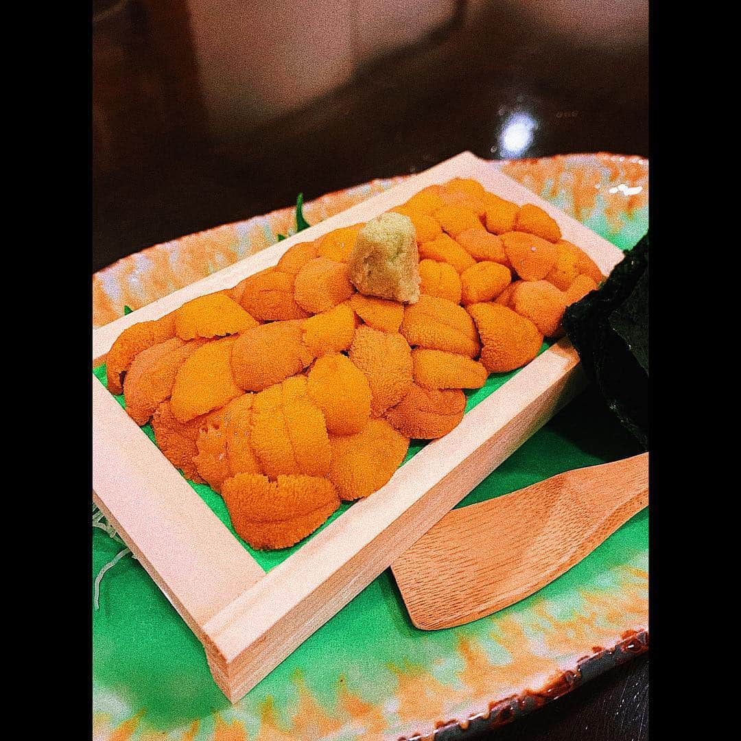 平祐奈さんのインスタグラム写真 - (平祐奈Instagram)「北海道に到着🕴🕴🕴 北海道の海の幸や美味しいものを鱈腹いただきました‼︎ 美味しくて美味しくてお腹が喜んでます〜！パラダイスや✨ 明日もハリキッちゃうんだから✌︎ 楽しみにしてます！また明日ね🥺 北海道はでっかいどー！ #札幌コレクション」4月27日 0時47分 - yunataira_official