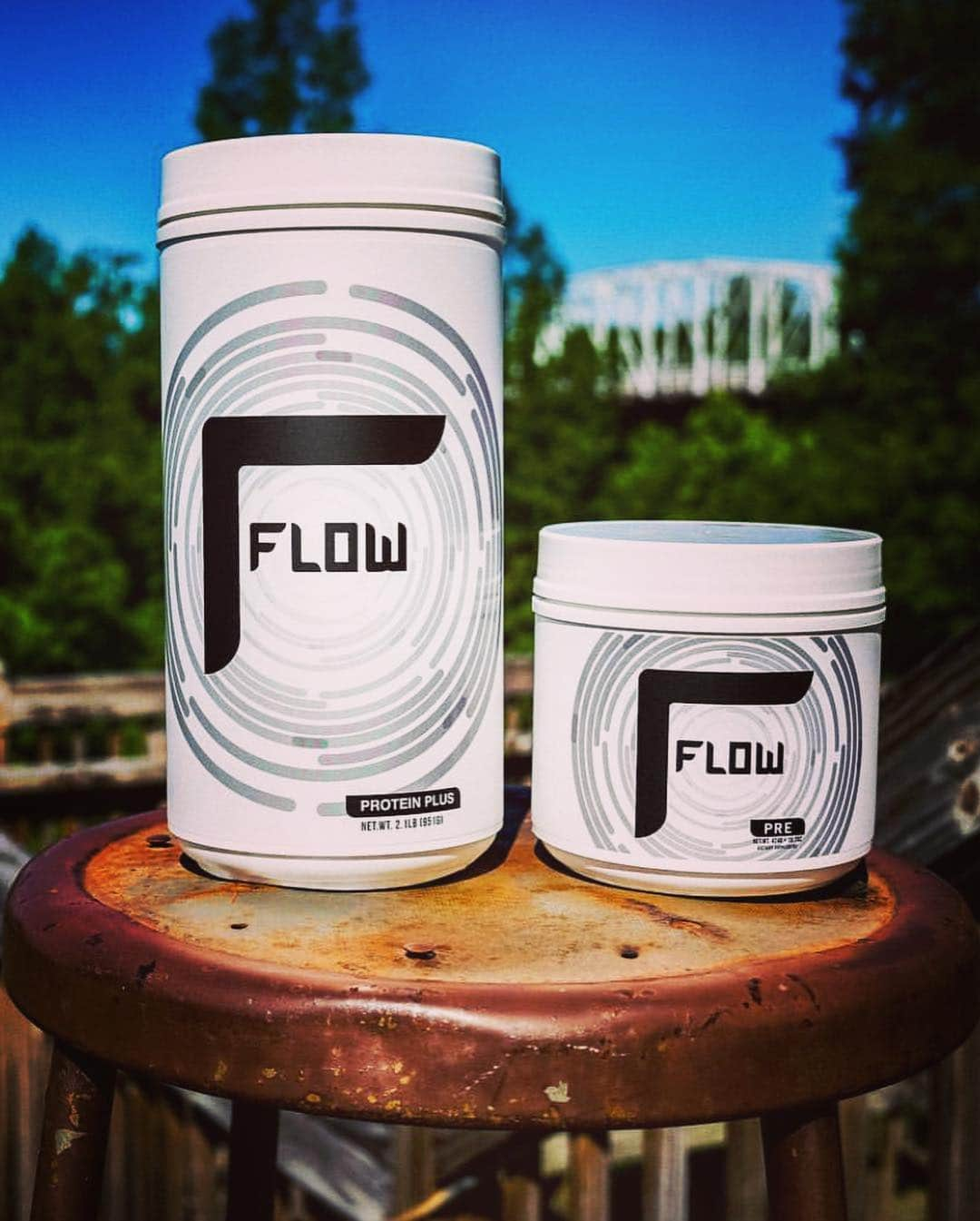 ザッカリー・リーヴァイさんのインスタグラム写真 - (ザッカリー・リーヴァイInstagram)「I started @flowsupps (flowsupps.com) because I quite literally couldn’t find a quality enough product for my workout needs. Our pre-workout and protein with amino acids aren’t necessarily anything new. We haven’t invented new ingredients, or made some scientific breakthrough that gives us some formulaic edge. We’ve merely decided to never, EVER compromise on the quality of our products, and always offer you the very best ingredients available at any given time for the fairest possible price. That’s it. 💁 We don’t use filler or “fairy dust” like most other companies do in order to essentially trick you and make more money on their bottom line. Our blends are fully dosed, fully transparent, and ENTIRELY what you believe you’re paying for, which is just an excellent product made by a company that values YOU more than your money. 🙏 .  Our products also aren’t some magic bullet. Drinking our pre-workout or protein doesn’t somehow magically transform your body. That’s your job. You have the power to get up, and give it your all in your journey to becoming a healthier, happier, stronger you. We just wanna be able to assist you in that journey. We wanna be the Burgess Meredith, in your corner, cheering you on all the way. 🙌 .  I posted the video above not to make you think that @flowsupps will somehow give you results simply by taking them. It’s to show you that when you put the work in and give yourself the supplements needed to achieve your goals, you can and will see results. That I promise you. Be patient. It doesn’t happen overnight. But we’ll always be here to remind you that you are worthy of living your best life, and that we all deserve the best this world has to offer. . (If you don’t understand that Burgess Meredith reference, that’s too bad. Also, fine, maybe the video is a little “thirst-trappy”, so sue me. 😏💅)」4月27日 1時05分 - zacharylevi