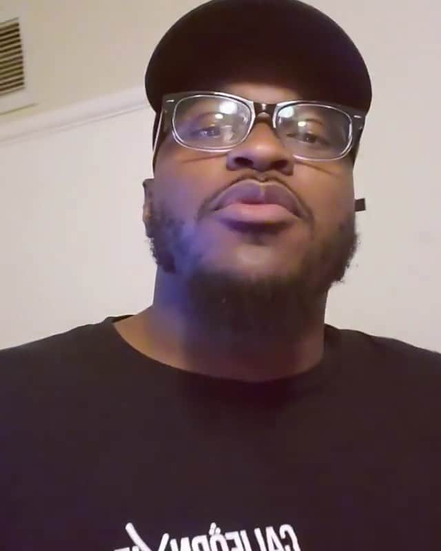 デイミアン・リラードのインスタグラム：「Still have my #4BarFriday community going strong. Lots of under the radar MCs like @camarcher showing off their 🎙 skills every Friday. The best submissions get highlighted on @4BarFriday and my page. Follow @4BarFriday and tag someone you think should drop 4 Bars each Friday.」