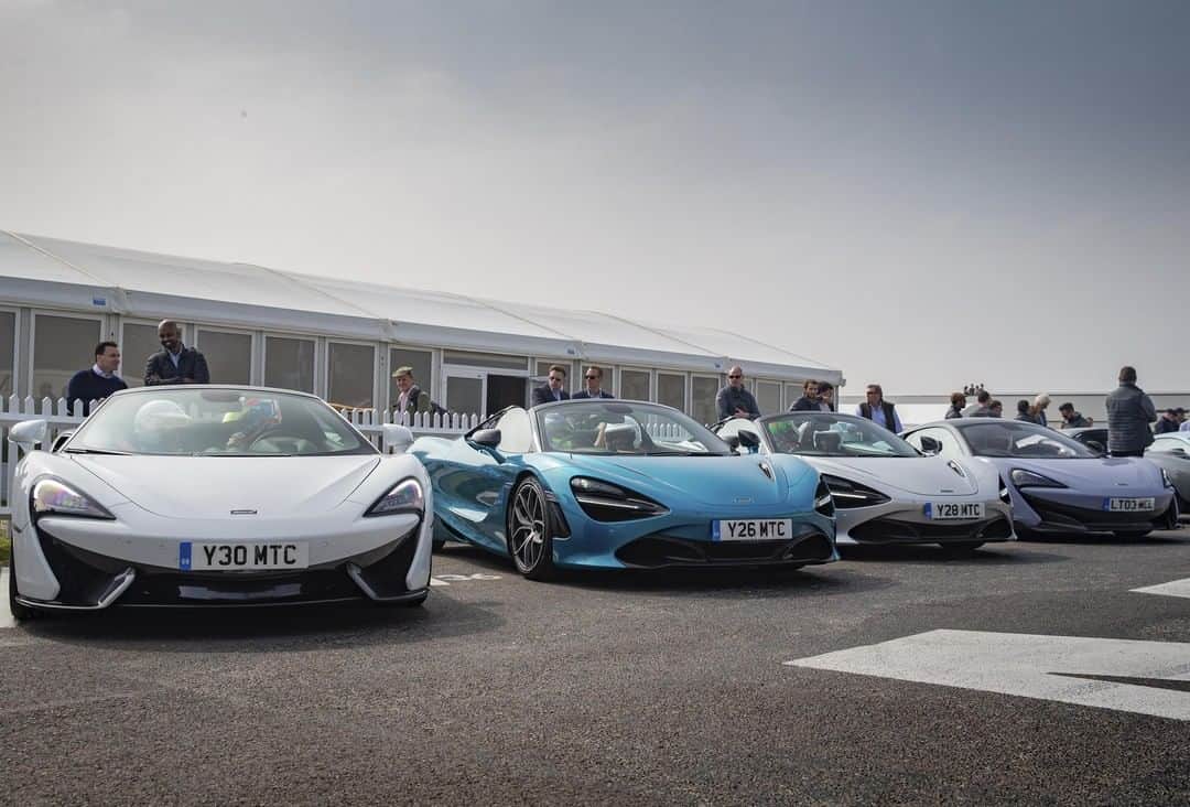 McLaren Automotiveさんのインスタグラム写真 - (McLaren AutomotiveInstagram)「The unpredictable UK weather didn’t stop us from dropping the roof of the #720SSpider at the Goodwood Members' Meeting.」4月27日 1時00分 - mclarenauto