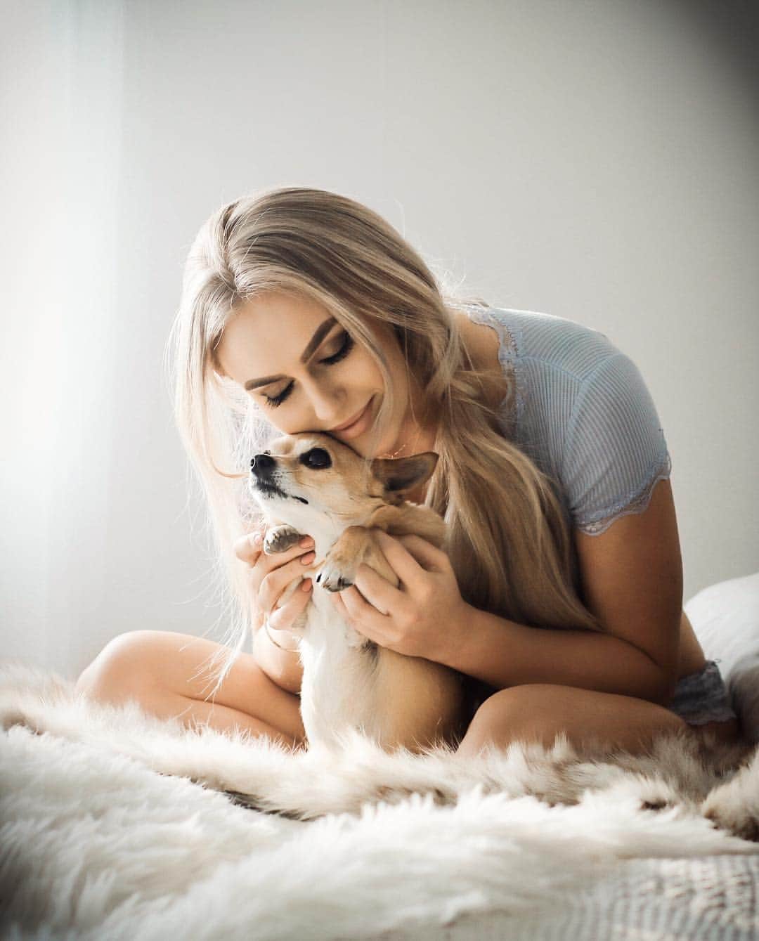 Anna Nyströmのインスタグラム：「Love this photo 💗  When I was little my biggest dream was to have my own dog. When I was 14 years old my parents finally agreed to let me get one. She has been by my side ever since then and I can’t imagine my life without her now. It’s crazy how much you can love your pet. 💗 Do you guys have any pets? ☺️」
