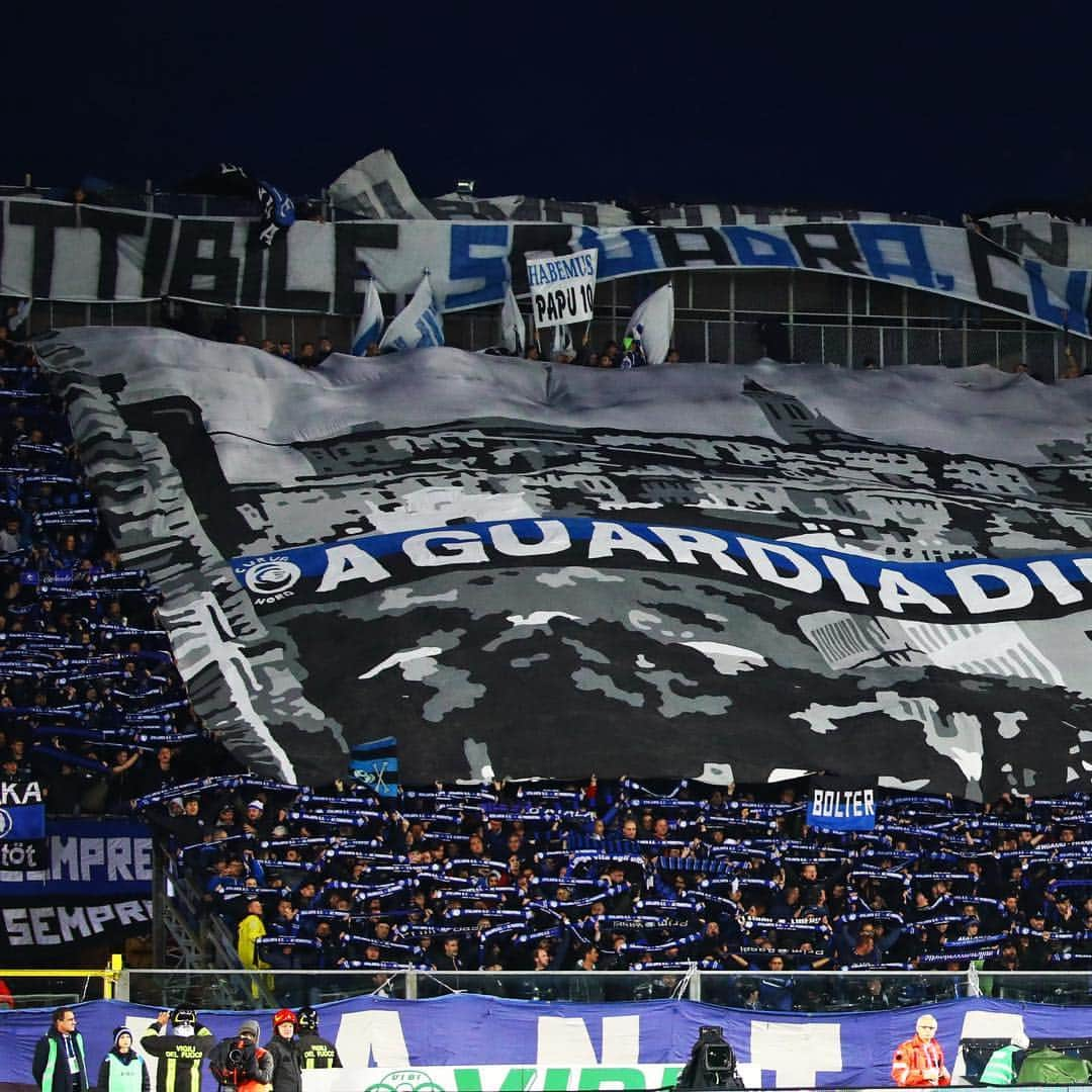 アタランタBCさんのインスタグラム写真 - (アタランタBCInstagram)「Coreografie da... FINALE! 🙌🇪🇪🏆🇮🇹 #GoAtalantaGo ⚫️🔵 #TIMCup ~ #Atalanta #Bergamo #fans #supporters #football #forzaAtalanta」4月27日 1時12分 - atalantabc