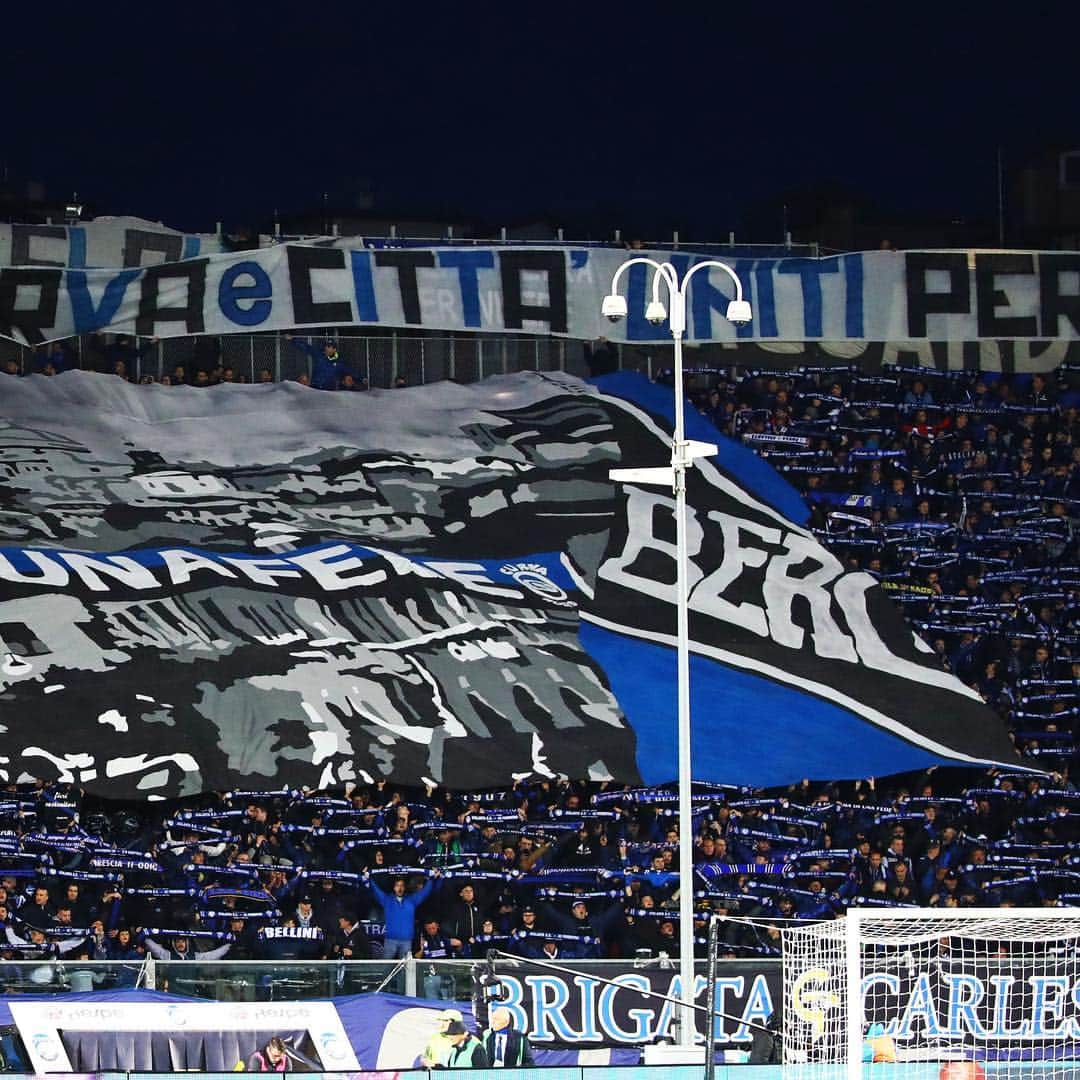 アタランタBCさんのインスタグラム写真 - (アタランタBCInstagram)「Coreografie da... FINALE! 🙌🇪🇪🏆🇮🇹 #GoAtalantaGo ⚫️🔵 #TIMCup ~ #Atalanta #Bergamo #fans #supporters #football #forzaAtalanta」4月27日 1時12分 - atalantabc