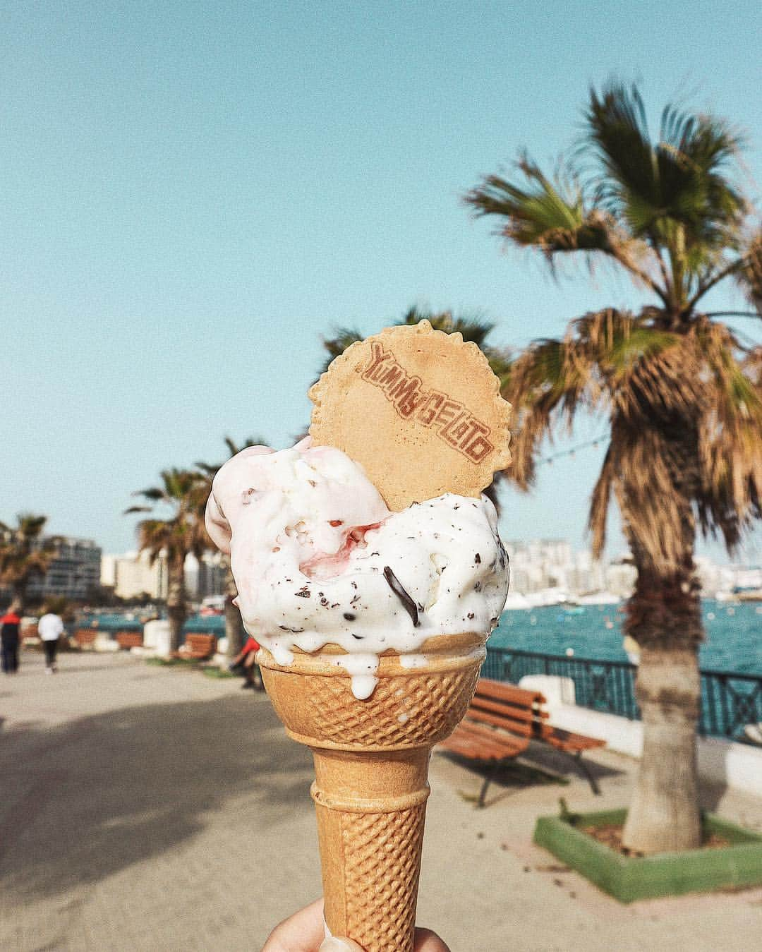 さんのインスタグラム写真 - (Instagram)「・ 早めのGWでマルタに来ました🇲🇹 南国のような写真ですがちょっと肌寒くて震えてます。笑 浮かれて夏服しかもってこなかったなー🤗 ・ ・ #malta #マルタ #🇲🇹」4月27日 1時13分 - natsukoakahani