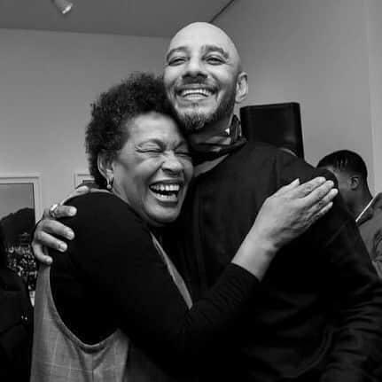 スウィズ・ビーツさんのインスタグラム写真 - (スウィズ・ビーツInstagram)「The Queen #carriemaeweems 👸🏽 Thanks for the love and wisdom last night @gordonparksfoundation @coopergalleryhc @harvard  @thedeancollection ⚡️⚡️⚡️⚡️ photo by @melissablackall 🙏🏽🙏🏽🙏🏽」4月27日 6時39分 - therealswizzz