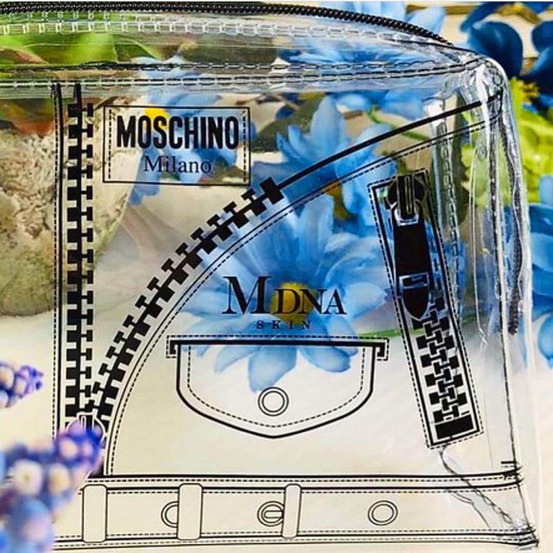 Moschinoさんのインスタグラム写真 - (MoschinoInstagram)「#Repost @mdnaskin ・・・ Shop #MDNAxMOSCHINO set featuring our cult-favorite Eye Mask and Eye Serum. Available exclusively at @nordstrom @madonna #madonna #moschino @itsjeremyscott」4月27日 1時18分 - moschino