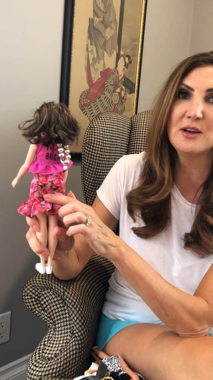 ヘザー・マクドナルドのインスタグラム：「Inside the making of all the Barbie parody videos you know and love. This is the real and honest truth.」
