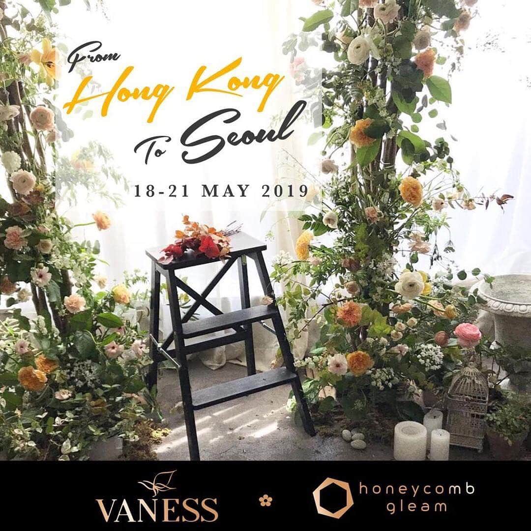 플로리스트 이주연 florist Lee Ju Yeonさんのインスタグラム写真 - (플로리스트 이주연 florist Lee Ju YeonInstagram)「. . 【VANESS FLOWER x honeycomb gleam】﻿﻿ ﻿﻿﻿﻿﻿﻿﻿﻿﻿﻿﻿﻿﻿﻿﻿﻿﻿﻿﻿﻿﻿﻿﻿由《微光蜂舍》帶團，從香港飛到首爾上課✈️ ﻿ ﻿﻿ 今次會分2個工作坊，分別以「花束」和「場地佈置」為主重點。每個工作坊2天，可以只報讀其中1個，但同時報讀2個的話有額外優惠喔~﻿﻿ ﻿﻿ 工作坊將於充滿歐陸風的浪漫白色小屋新店舉行😍﻿ ﻿ ✨ CLASS A • 花束進修課程﻿ ﻿﻿ 日期：5月18-19日 (六、日)﻿﻿ 內容：迷你花束、中級花束、高級花束、100枝玫瑰花束、另加2種花束包裝方法、小花籃、酒瓶裝飾﻿﻿ 名額：10個﻿﻿ 廣東話翻譯﻿﻿ ﻿﻿ ✨ CLASS B • 婚禮佈置課程﻿ ﻿﻿ 日期：5月20-21日 (一、二)﻿﻿ 內容：開放式拱門、懸掛式佈置、車花、枱花、櫈花、高身燭台﻿﻿ 名額：10個﻿﻿ 廣東話翻譯﻿﻿ ﻿﻿ ✨ 加送 (optional行程) • 首爾花市tour﻿﻿ 由翻譯小姐作導遊﻿﻿ 日期：5月22日 (三) 早上﻿﻿ ﻿﻿ 完成工作坊後可獲VANESS FLOWER證書。﻿﻿ ﻿﻿ 機票、住宿請自行安排喔~ ﻿﻿ ﻿﻿ 詳情請向 @honeycombgleam 查詢，或whatsapp +852 6228 4197 。﻿ ﻿ 👉🏻 #VANESSxHONEYCOMBGLEAM﻿」4月27日 1時35分 - vanessflower