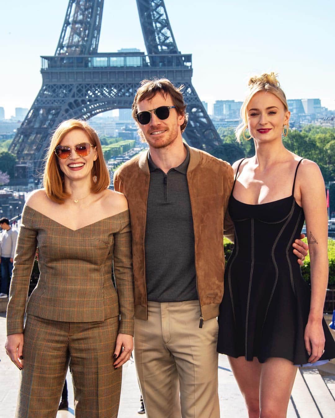British Vogueさんのインスタグラム写真 - (British VogueInstagram)「#SophieTurner kicked off the #XMenDarkPhoenix press tour in Paris wearing a black @MuglerOfficial minidress. Also joined by co-star #JessicaChastain, the two actors performed the French can-can together. Click the link in bio for more on her show-stopping look.」4月27日 1時48分 - britishvogue