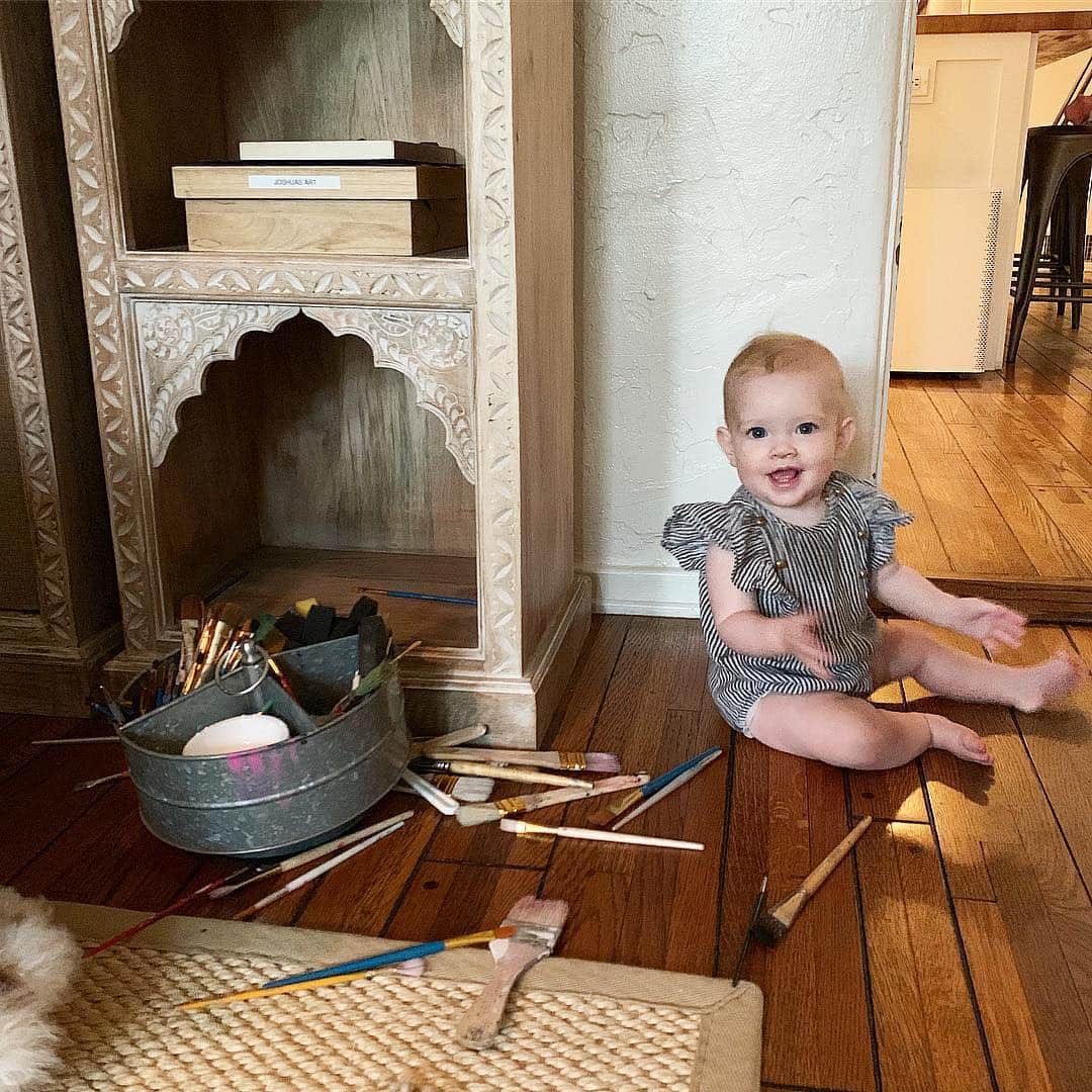 ジェームズ・ヴァン・ダー・ビークさんのインスタグラム写真 - (ジェームズ・ヴァン・ダー・ビークInstagram)「Organizing... #HappyFriday」4月27日 1時52分 - vanderjames