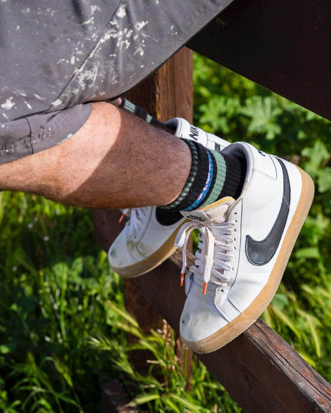 Nike Skateboardingさんのインスタグラム写真 - (Nike SkateboardingInstagram)「Inverted with Lance.  @lancemountain in the #OrangeLabel Blazer Mid, available exclusively in skate shops.  #NikeSB | 📷 @ryanflynn」4月27日 2時03分 - nikesb