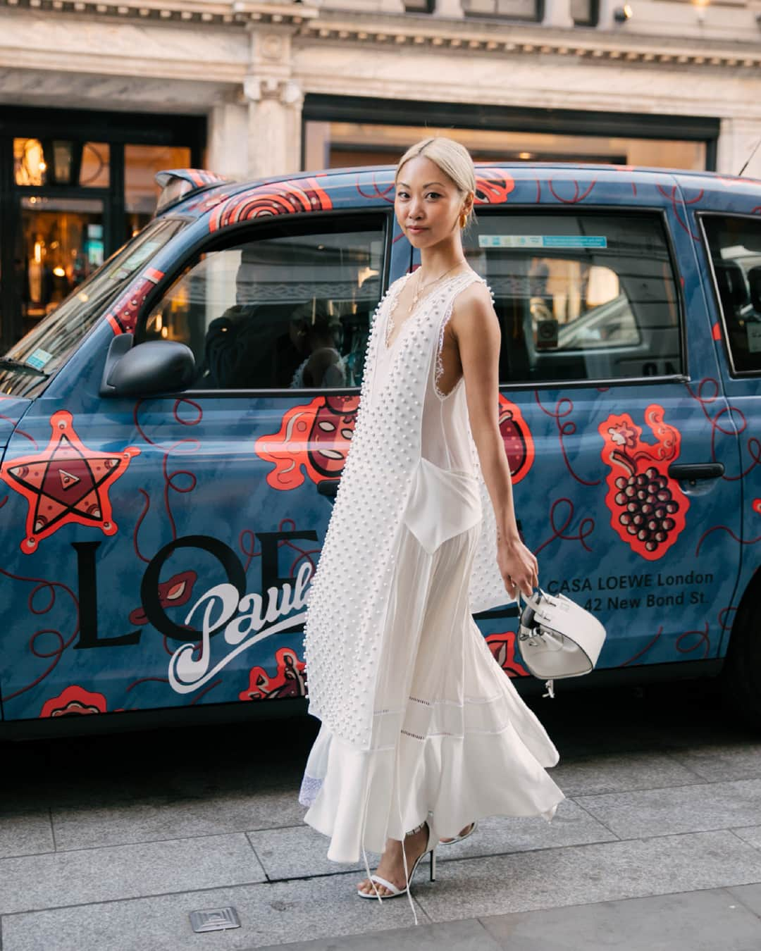 Loeweさんのインスタグラム写真 - (LoeweInstagram)「#LOEWE’s guests arriving to the launch of CASA LOEWE London, our new flagship on New Bond Street. #LOEWElondon」4月27日 2時08分 - loewe