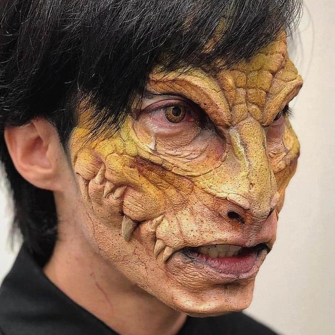 Amazing JIROさんのインスタグラム写真 - (Amazing JIROInstagram)「I did special effects makeup on a TV show!  #スペシャとオラジョブ #オーラルジョブズ  #ジオーラルシガレッツ  #theoralcigarettes  #中西雅也 #まさやん  #amazing_jiro #sfxmakeup  #特殊メイク #lizardmakeup #トカゲ #halloweenmakeup #halloween  #happyhalloween」4月27日 2時14分 - amazing_jiro