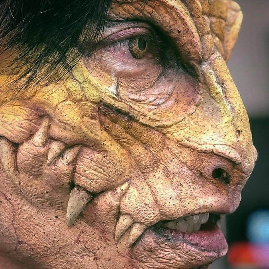 Amazing JIROさんのインスタグラム写真 - (Amazing JIROInstagram)「I did special effects makeup on a TV show!  #スペシャとオラジョブ #オーラルジョブズ  #ジオーラルシガレッツ  #theoralcigarettes  #中西雅也 #まさやん  #amazing_jiro #sfxmakeup  #特殊メイク #lizardmakeup #トカゲ #halloweenmakeup #halloween  #happyhalloween」4月27日 2時14分 - amazing_jiro