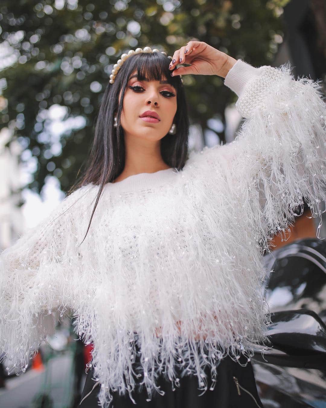 Gabriela Salesのインスタグラム：「Tão 1nojo. Nem parece que fica igual a Momo chorando kkkkk. Look @averarafashionbrand」