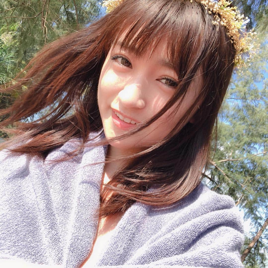 HOSHINOのインスタグラム：「FLASH今週号に写真集の先行カット掲載していただいてます🥺💓💓たくさんページ載せていただいてて感謝です❤️❤️みてみてね！#グラビア#写真集#FLASH」