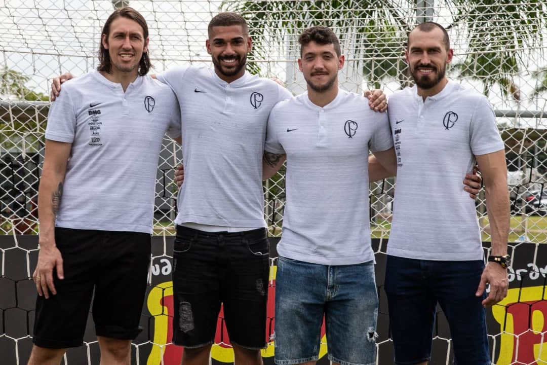 コリンチャンスさんのインスタグラム写真 - (コリンチャンスInstagram)「Estamos bem servidos na meta, Fiel? 📷 Bruno Teixeira  #DiaDoGoleiro  #VaiCorinthians #Corinthianismo #FielAtéoFim #MeuBMG #NãoÉSóPatrocínio #TimeDoPovo #Corinthians #Timão #CorinthiansTV #FielTorcedor #AFielÉFoda #TodosPorUm #NikeFutebol #Joli #EstrellaGalicia #UniversidadeBrasilOficial #ÉPositivo #CorinthiansÉPositivo #LoucoPotyCorinthians #PostosALE #ALEnoTimão #TODOSportiCorinthians #CartãodeTODOSCorinthians #TODOSpeloTimão」4月27日 3時00分 - corinthians