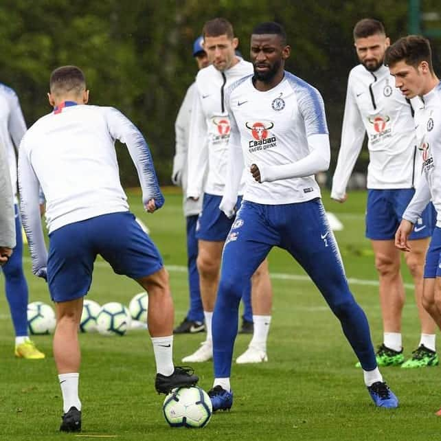 アントニオ・リュディガーさんのインスタグラム写真 - (アントニオ・リュディガーInstagram)「Back in training and ready for the upcoming big challenges 💪🏾🔵⚽ #Hustle #AlwaysBelieve #EPL #UEL @chelseafc」4月27日 3時09分 - toniruediger