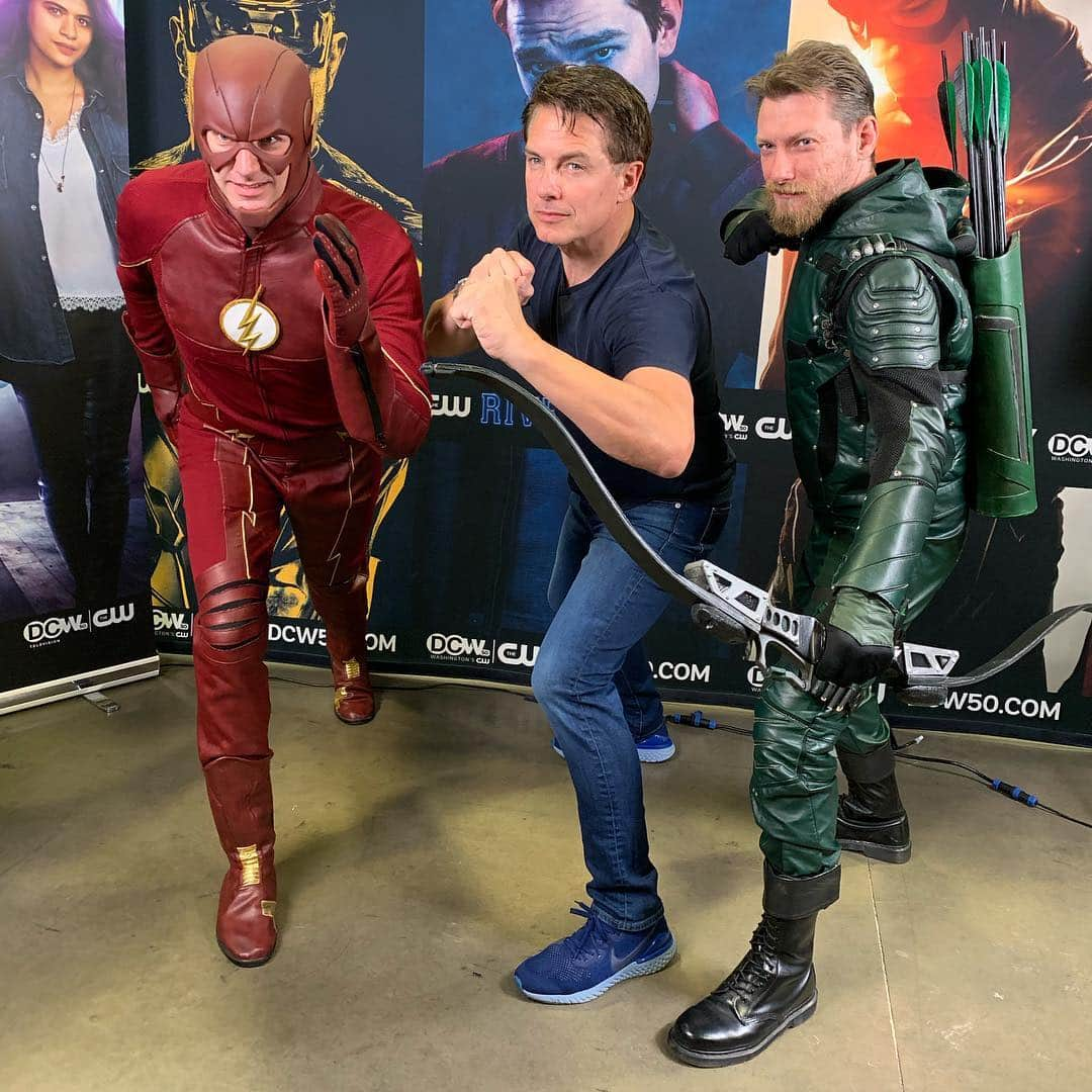 ジョン・バロウマンさんのインスタグラム写真 - (ジョン・バロウマンInstagram)「Should Merlyn return? 😏 #merlyn #arrow」4月27日 3時23分 - johnscotbarrowman