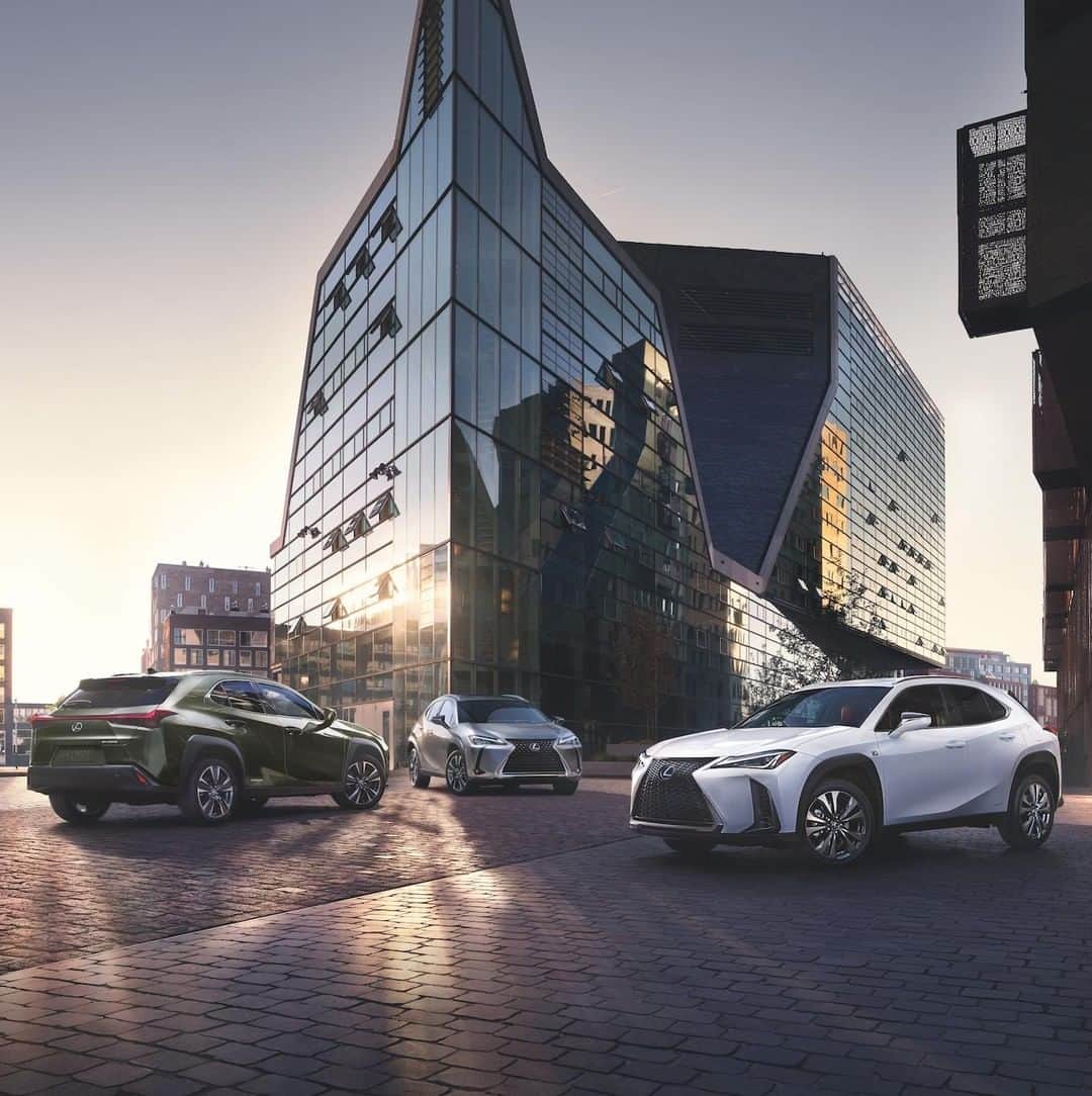 Lexus USAのインスタグラム：「Experience the luxury of Lexus Complete Lease. A lease that combines multiple services into one convenient monthly payment. Link in bio.」