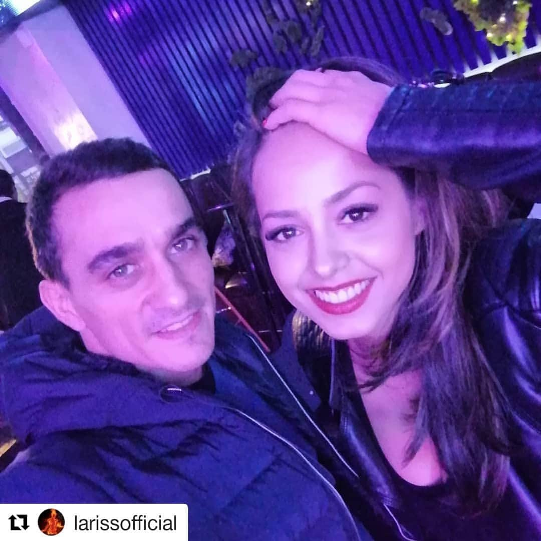 マリアン・ドラグレスクさんのインスタグラム写真 - (マリアン・ドラグレスクInstagram)「With a very great singer,and a sweet girl 😊 #Repost @larissofficial #champion 😎💙 proud of this pic #romaniarules 🌎🇷🇴 #gymnastics #top @mariandragulescu 🙌」4月27日 3時41分 - mariandragulescu