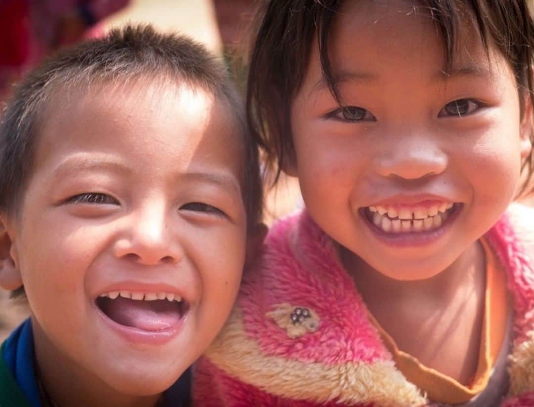 unicefさんのインスタグラム写真 - (unicefInstagram)「No matter who you are, where you were born, we all have one thing in common – our rights. 📸 @uniceflaos」4月27日 3時45分 - unicef