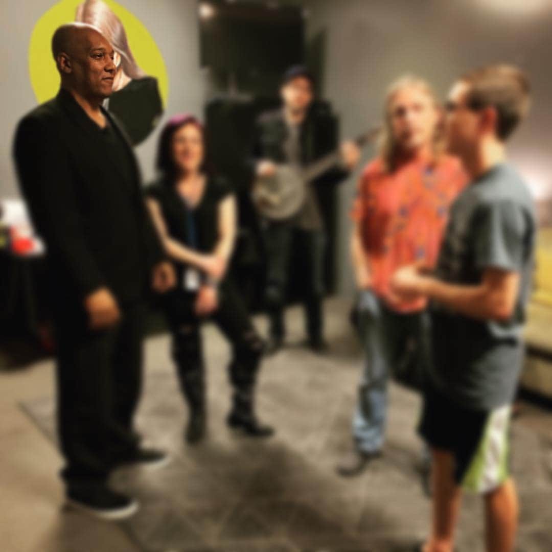 ヴィクター・ウッテンのインスタグラム：「It’s always nice when your bass brother comes to see your show. Mark White #spindoctors」