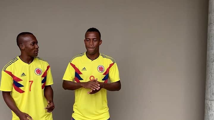 サッカー コロンビア代表チームのインスタグラム：「‪La alegría de nuestra Selección Colombia de Fútbol Playa que debutará este domingo en las eliminatorias para la Copa Mundial de la FIFA Paraguay 2019 🤜🏼🤛🏼‬」
