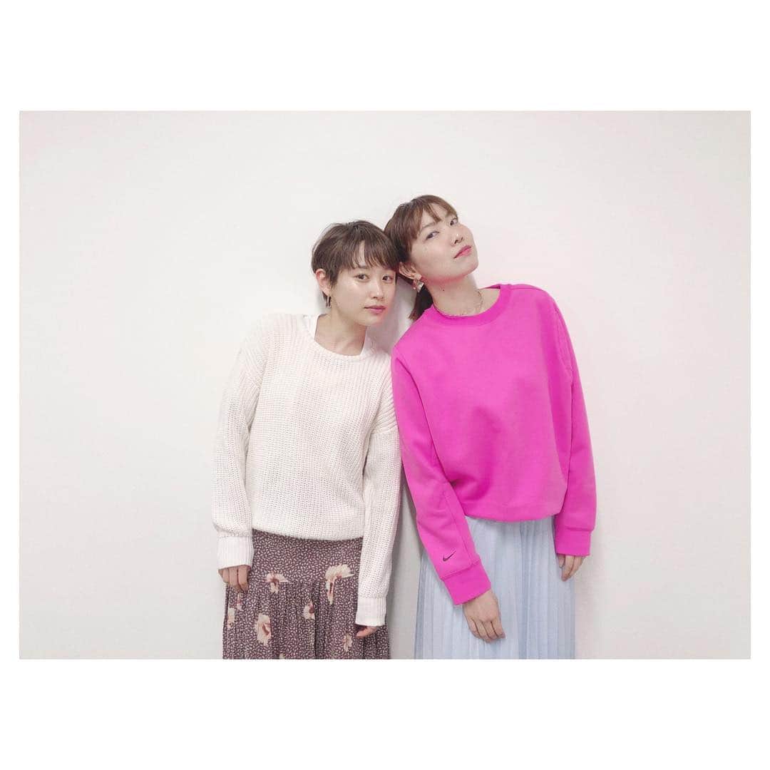高橋愛さんのインスタグラム写真 - (高橋愛Instagram)「大好きな @halca_ ちゃん💗 ㅤㅤㅤㅤㅤㅤㅤㅤㅤㅤㅤㅤㅤ ハンカチ展関西でやってるからって h&mのイベントに きてくれました😭 ㅤㅤㅤㅤㅤㅤㅤㅤㅤㅤㅤㅤㅤ はるちゃんの写真大好きなの。 前のハンカチ展で ハンカチ買えなかったから また東京でもやってほしいなぁ💗 ㅤㅤㅤㅤㅤㅤㅤㅤㅤㅤㅤㅤㅤ #ピンクがお似合い #HALCALI #はるちゃん #ありがとう #らぶ」4月27日 15時50分 - i_am_takahashi