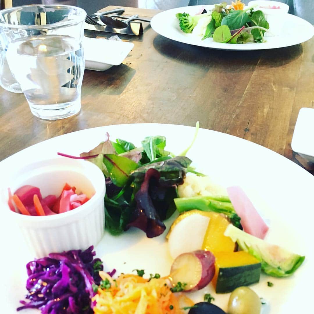 栗原由佳のインスタグラム：「先日の美味しいランチ💕ゆっくりお話したかったお友達と🍀 #ビストロ #カフェ #コルド」