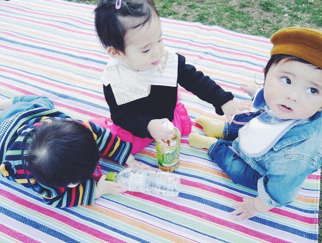 尾形沙耶香さんのインスタグラム写真 - (尾形沙耶香Instagram)「#babypicnic 👶🏻🌷 #赤ちゃんとピクニック」4月27日 14時28分 - sayakaogata