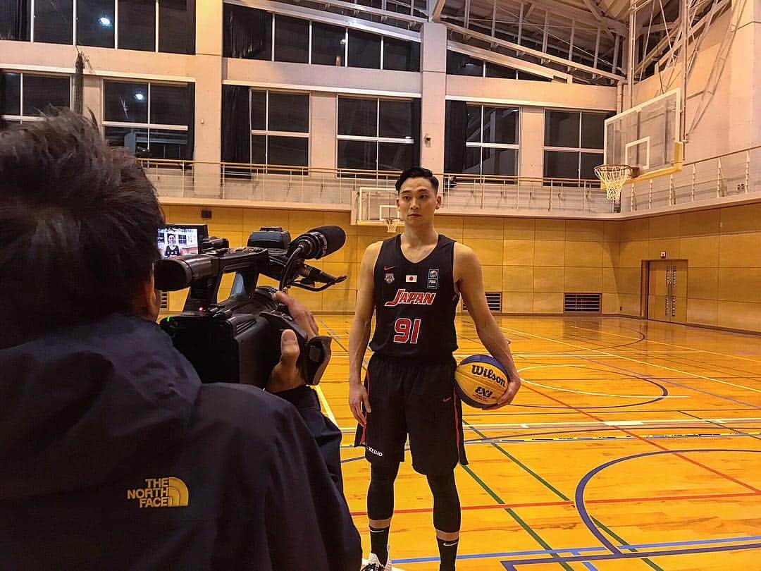 落合知也のインスタグラム：「4/28（日）19時～ 日テレ「明石家さんまの転職DE天職3時間SP第8弾!あなたも第二の人生考える?」に出演📺 自分で言うのもアレですが、今に至るまで中々面白い人生歩んできたので是非！！ #3x3 #fiba3x3 #tokyo2020 #basketball #streetball #日テレ #テレビ #tvshow」