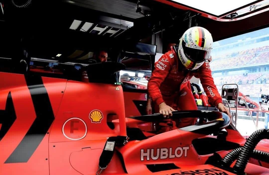 のインスタグラム：「Best of luck to @scuderiaferrari for this week-end! #AzerbaijanGP #HublotFerrari #SF90 #EssereFerrari」