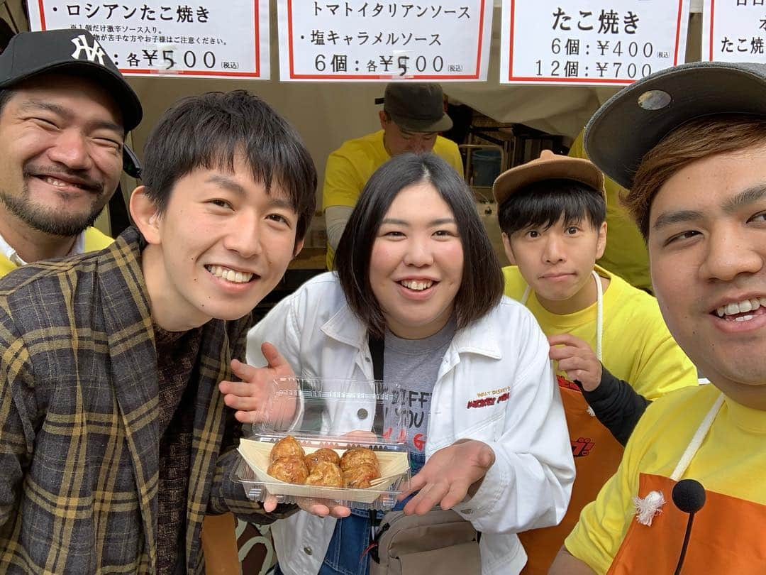 池田真一さんのインスタグラム写真 - (池田真一Instagram)「たこ焼き部  色んな芸人さんがたこ焼き買いに来てくれてます！ プリマ旦那 クロスバー直撃渡辺さん フースーヤ田中ショータイム 紅しょうが熊元プロレス きんめ鯛まきし  皆さんお待ちしております！」4月27日 15時22分 - wartdebu