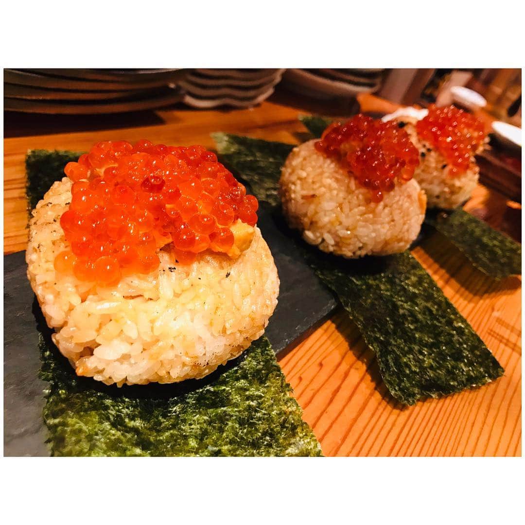有明ゆなさんのインスタグラム写真 - (有明ゆなInstagram)「この焼きおにぎりは最高すぎて 笑顔がこぼれ落ちたよ･:*+.\(( °ω° ))/.:+ . . . . #焼きおにぎり #いくら #イクラ #おにぎり #幸せ #贅沢 #最高」4月27日 15時26分 - ariake_yuna