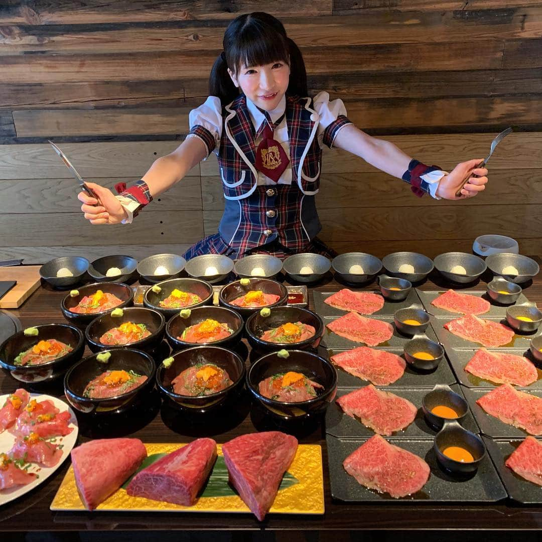 もえのあずきさんのインスタグラム写真 - (もえのあずきInstagram)「塊肉🍖🍖🍖焼肉4キロ食べる動画💕 プロフィール欄から飛べるから見てね💕  #焼肉#yakiniku55tokyo #55tokyo #大食い#大食い動画#肉寿司#塊肉」4月27日 15時26分 - moeazukitty