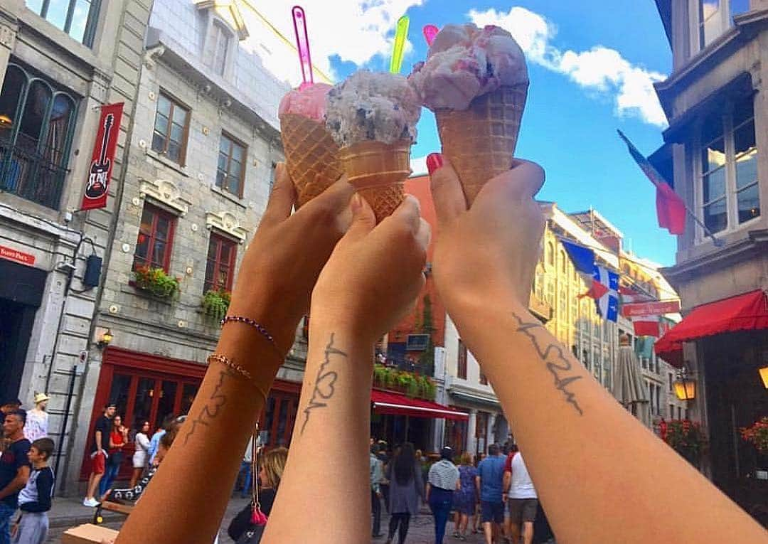 木佐貫まやさんのインスタグラム写真 - (木佐貫まやInstagram)「Addicted to Ice cream🍦 ❤️❤️❤️👱🏽‍♀️👩🏼‍🦰👩🏽❤️❤️❤️ ストーリーにこの前載せたタピオカウーロンミルクティーアイスバーにハマってるけどハーゲンダッツの期間限定の紅茶味もとっても美味しかった！💫💫💫 #バニラアイスは好きじゃない」4月27日 15時35分 - maaayaofficial