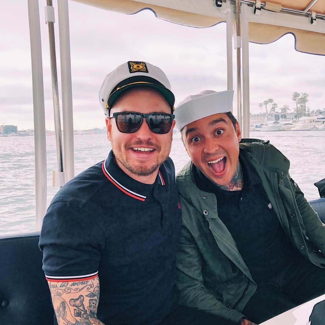 トニー・ペリーのインスタグラム：「Happy birthday @tmmattjr !!thanks for being a radical dude 🤙」