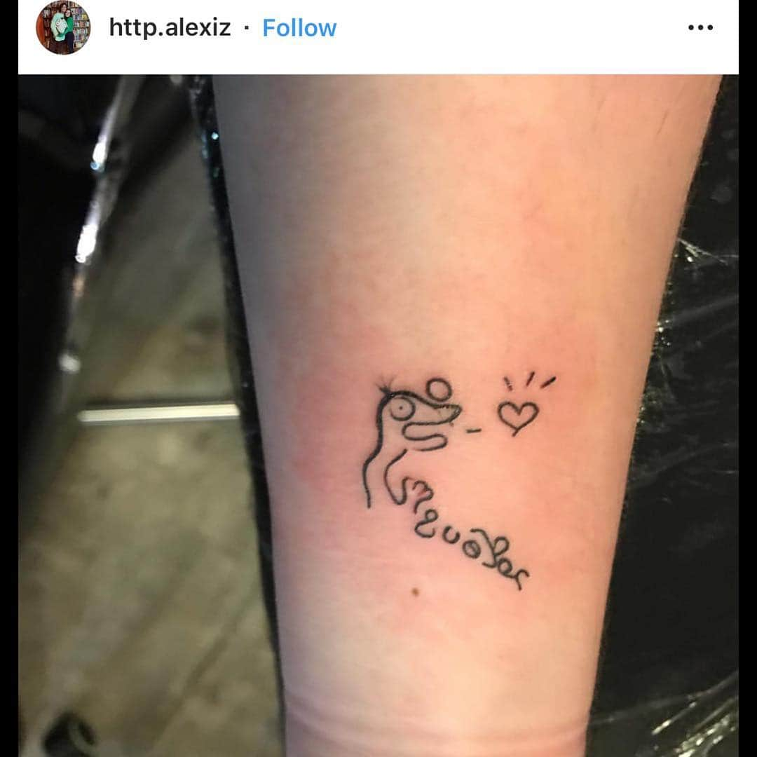 マシュー・グレイ・ギュブラーさんのインスタグラム写真 - (マシュー・グレイ・ギュブラーInstagram)「radical rumple tattoos! Rumple and i are tipping our slippery banana hats to you and your skin. we are so touched you want us with you for always. 💚🍌💚#RumpleButtercup #gublertattoo」4月27日 8時16分 - gublergram