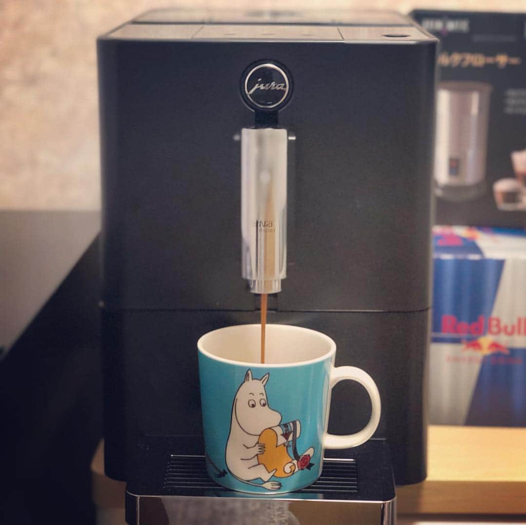 小林陵侑さんのインスタグラム写真 - (小林陵侑Instagram)「朝から最高の一杯☕️ #jura #coffeetime #coffe  #コーヒー #enamicro1 @jura_coffeefun_brewmatic_japan」4月27日 8時33分 - ryo_koba