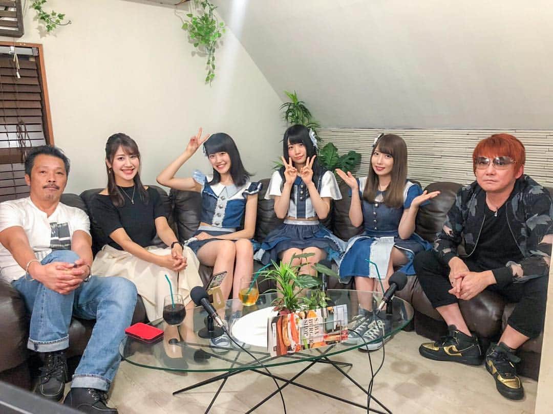 のインスタグラム：「: 毎月第4木曜日の生配信番組MKTVは、 元avexの取締役で、TRFの初代マネージャーを経て、 浜崎あゆみさんを筆頭にEvery Little Thing ・ hitomi さん・初代J Soul Brothers・ 大塚愛さんなど多くの一流アーティストを マネジメントしてきた阿部さんとの月一配信!! : 今までも、レコ大新人賞の #SOLIDEMO のリーダーシュネルさんや、 ヒット作品の作詞家さんetc..... 様々なゲストの方と配信してきました!! : そして、先日はドラマ主題歌ともなった ESCAPEがミリオンヒットしたバンドで 30代、40代には、超ど世代の、 MOON CHILDのリーダーでドラムの 樫山圭さんが登場しました! : そして、樫山さんが手がける、 ブルーハーツを歌うアイドル 【P-school】のメンバーも登場!! : avex時代の裏話や(笑)、 今回のアイドルプロデュースの業界初となる、 TikTokとの連動オーディションや プロデュースのことなどなど、 そんなこと話して良いの!!？ というお話満載で(笑)、生放送!! : 注目の【P-school】は、 関わるスタッフがプロデューサーの樫山さんを 筆頭にとにかく豪華!! ダンスレッスンは #乃木坂46、#欅坂46などの 先生や、ボイトレは #前田敦子 さん、 #柏木由紀 さんなどを見られていた方々!! 先日もももクロさんの イベント出演をするなど こらからの活躍が楽しみです!! : 生放送後、お食事も行かせて頂き、 これから面白いコラボがあるかも…!!？👯‍♀️ : MKTVをスタートしてからちょうど3年。 : 始めた頃は、トークなんて出来ないし、 誰にも見てもらえないし、 毎日配信していてもこれが何になるんだろう。 って思ってたけど、菊池さん(@mk_kiku )は、 今の展開をイメージし、 配信できる設備を余裕なんてない中で揃え、 自分たちに出来ることは!と 人との繋がりを大切にし、 : 今、自分たちがテレビで見ていた活躍されていた方、 自分たちが見てきたエンタメ、 音楽を作られて来た方、 アーティストを作ってきた方と一緒に 関わらせていただける状況を 菊池さんが作ってこられ、 どんなゼロの状況からでも、 こんなこと起こせるんだ!!という光を 沢山見させて頂いています!! : なので、私ももっともっと力をつけて、頑張ります♪♪ : #アーティスト#歌手#ミリオン#生配信#アイドル#pschool#ブルーハーツ#avex#moonchild#浜崎あゆみ#TRF#EveryLittleThing#ももクロ#ももいろクローバーz#バンド#TikTok#オーディション#カフェ#mkcafe#mktv#gw#ゴールデンウィーク #菊池正喜#桜井有里」