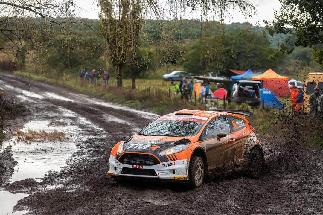 勝田貴元さんのインスタグラム写真 - (勝田貴元Instagram)「‪Sadly close to the end of SS8 front left wheel suddenly broke on right corner and we got stuck in the ditch.‬ We were 2nd in R5 category and leading in WRC2 class before stuck so it was big disappointment. ‪But car has no big damage and we’ll continue to tomorrow! ‬ 📸 @timoanisphotography ‪SS8で、左フロントホイールが突然割れて、アウト側にスタック。‬ ‪それまではWRC2トップだったので、非常に残念です。 トラブルフリーでフィニッシュできるように色々避けてたんだけどなぁ😢 逆に言えば超ラフなこのラリーは、まだまだ何が起こるか分からないので、最後まで諦めず経験値を積みながら頑張ります！ @mm.motorsport @danbarritt @rallyargentina @officialwrc」4月27日 8時50分 - takamotokatsuta