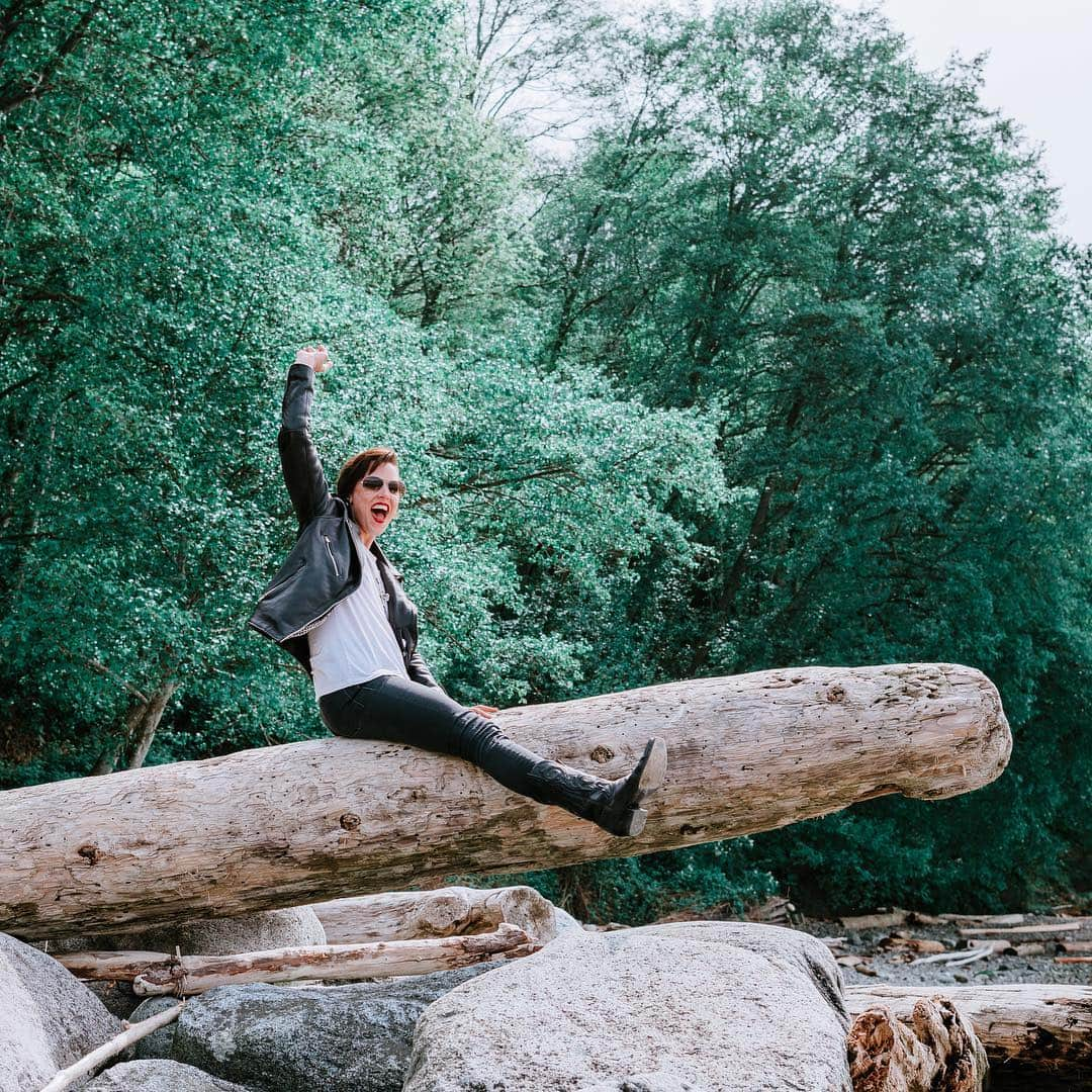 ジー・ヘイルさんのインスタグラム写真 - (ジー・ヘイルInstagram)「Nature walk pre show Vancouver Canada!」4月27日 8時51分 - officiallzzyhale