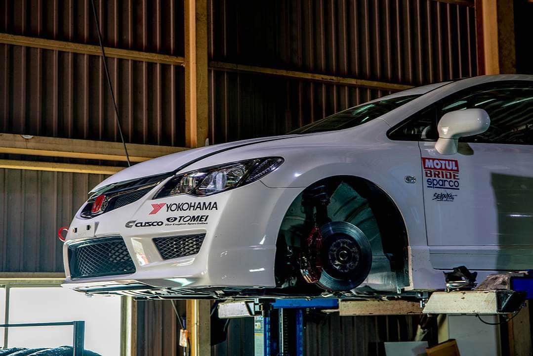 のインスタグラム：「_ Honda FD2 CIVIC Type R _ _ Shot: 20-Apr 2019 at ASLAN ( @aslan_inc_japan ). owner: HN Unknown photo: @mistbahn  _  _ #honda #civic #hondacivic #シビック #ホンダシビック  #fd2 #fd2typer #typer #csx #acuracsx #fa5 #kseries #k20a #k20 #civicnation #hondanation #civictyper #hondatyper #aslan #アスラン #osakajdm #kanjo #kanjoracer #yokohamatire #tomeipowered #cusco #motul #brideseats #sparco #seidoya」