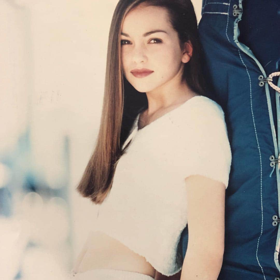 カンディー・ジョンソンさんのインスタグラム写真 - (カンディー・ジョンソンInstagram)「Flashback Friday to when my biggest problems were that I just cut a foot off my hair and boys #flashbackfriday #the #90s」4月27日 9時37分 - kandeejohnson