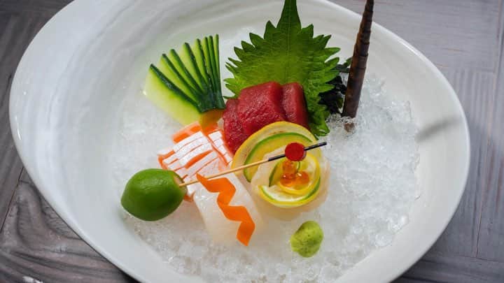 Palms Casino Resortのインスタグラム：「@shark.lasvegas by @bobbyflay features sushi and seafood with Latin flavors. Now Open.」